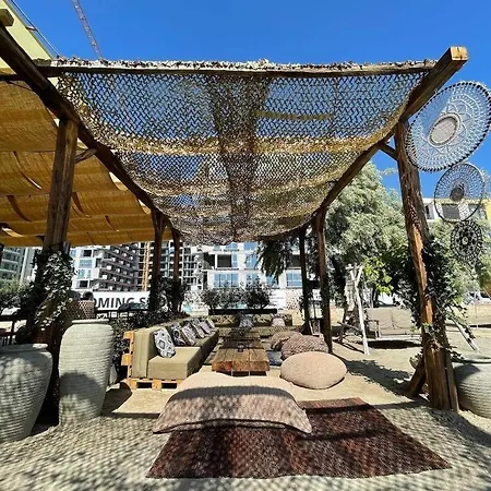 Deluxe Papaya Apartment